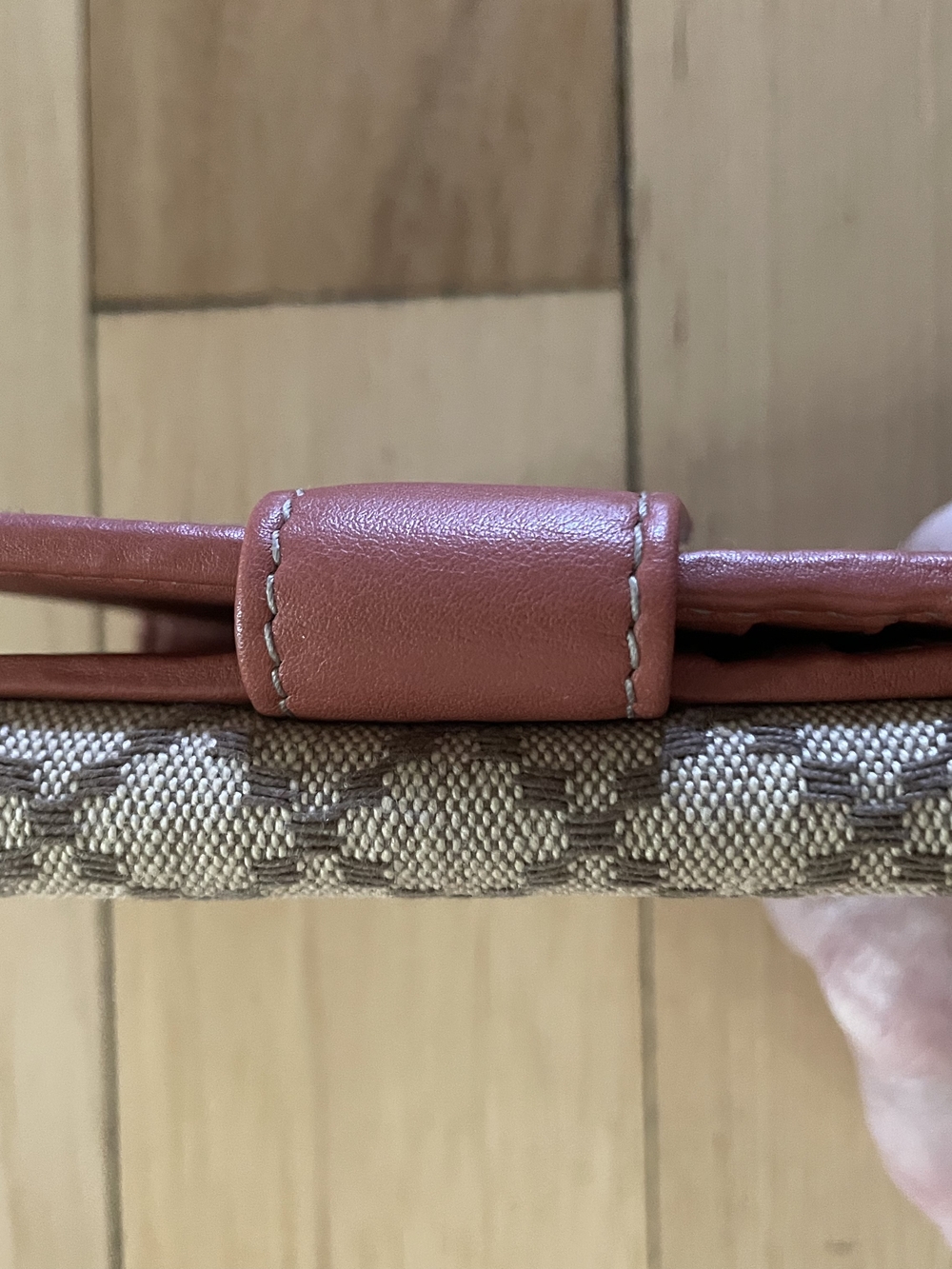Gucci Beige Monogram Canvas Bifold Wallet with Pink Trim - Picture 4 of 10